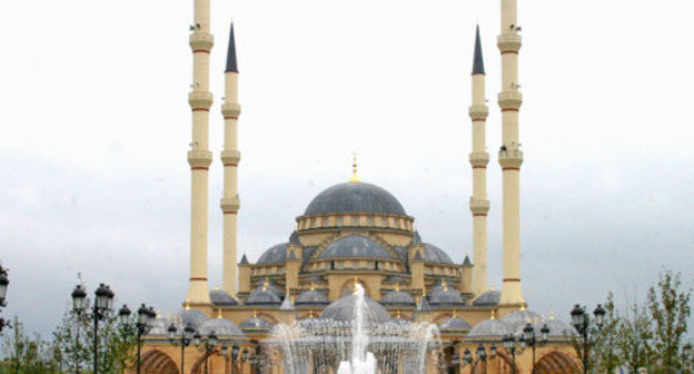 Мечеть «Сердце Чечни» имени Ахмата Кадырова. Грозный. Фото: André Widmer Maiakinfo http://ru.wikipedia.org/
