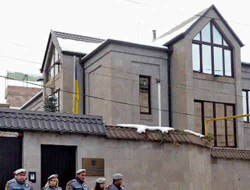 Посольство Украины в Ереване. Январь 2014 г. Фото Армине Мартиросян для "Кавказского узла"