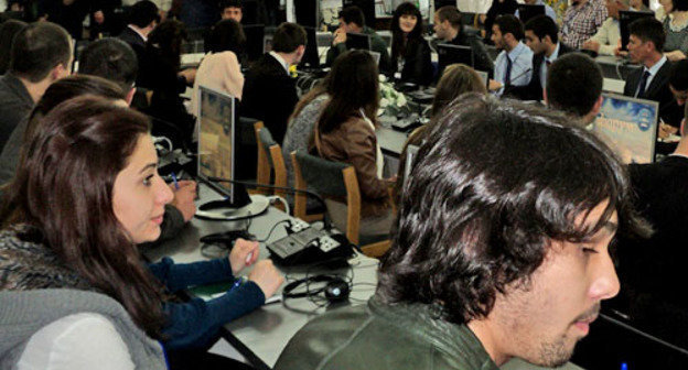 Участники форума черкесской молодежи. Нальчик, 21 апреля 2014 г. Фото Луизы Оразаевой для "Кавказского узла"