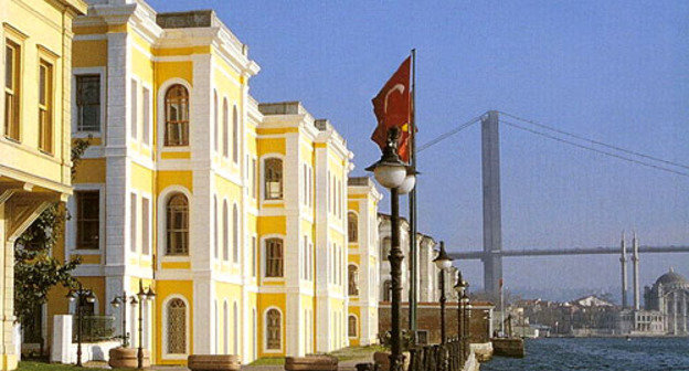 Галатасарайский университет, Стамбул. Фото: Istanbulensis http://commons.wikimedia.org/