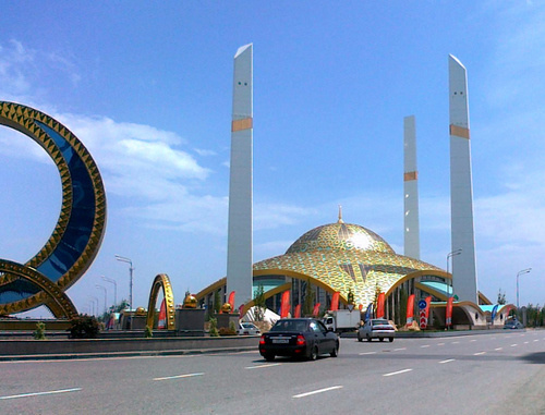 Новая мечеть, названная в честь Аймани Кадыровой, в городе Аргун. 21 мая 2014 г. Фото Джалвади Малаева, https://www.facebook.com/profile.php?id=100006686164700
