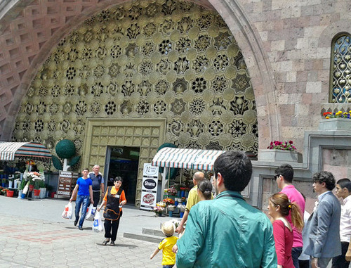 Крытый рынок в Ереване. 24 мая 2014 г. Фото Армине Мартиросян для "Кавказского узла"
