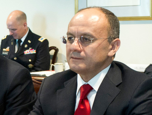 Министр обороны Армении Сейран Оганян. Фото:  Erin A. Kirk-Cuomo, http://www.flickr.com/photos/68842444@N03/7009036905, Creative Commons Attribution 2.0 Generic (CC BY 2.0)