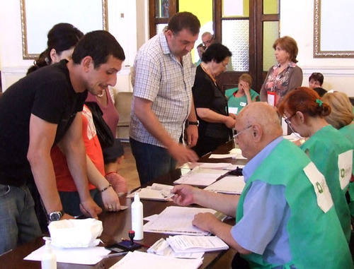 Голосование в 7-м избирательном округе в Чугурети. Тбилиси, 15 июня 2014 г. Фото Эдиты Бадасян для "Кавказского узла"