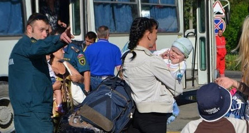 Беженцы с Украины. Июль 2014 г. Фото: пресс-служба ГУ МЧС России по городу Севастополю