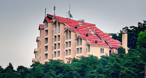 Курорт "Армхи", Ингушетия. Фото:
http://kavkaz-news.net/alldaynews/25712-ingushetiya-gotovitsya-k-otkrytiyu-pervoy-gornolyzhnoy-trassy-na-kurorte-armhi.html