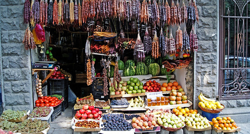 Уличный рынок в Тбилиси. Фото: Елена Леонская. http://unise.ru/inside/obshestvo/rascvetaiy_pod_solncem_gruziya_moya 