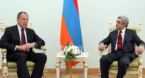 Встреча президента Армении Сержа Саргсяна (справа) с главой МИД России Сергеем Лавровым (слева), Ереван, июль 2011 г. Фото: http://rus.azatutyun.am/content/article/24259406.html