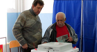 На избирательном участке во время довыборов в городскую думу. Астрахань, 27 апреля 2014 г. Фото Вячеслава Ященко для "Кавказского узла"