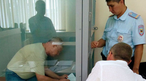 Сергей Столяров (слева) в зале суда. Астрахань, 21 августа 2014 г. Фото Елены Гребенюк для "Кавказского узла"