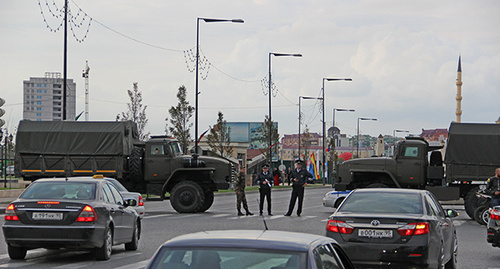 Улица Грозного перекрыта для проезда автомобилей, 5 октября 2014 год. Фото Магомеда Магомедова для "Кавказского узла"
