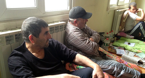 Участники голодовки. Фото Патимат Махмудовой для  "Кавказского узла"