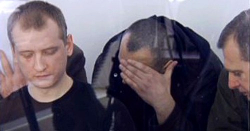 Участники "Банды Попова" в зале суда. Фото: http://www.mzk1.ru/2012/10/osuzhdena-banda-killerov/