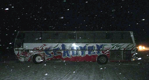Автобус - участник аварии. Фото: http://www.61.mchs.gov.ru/operationalpage/emergency/detail.php?ID=29440