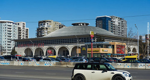 Дворец спорта, Тбилиси, Грузия. Фото Александра Имедашвили, NEWSGEORGIA, http://newsgeorgia.ru/incidents/20141208/217191351.html