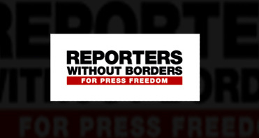 Логотип организации «Репортёры без границ». Фото https://upload.wikimedia.org/wikipedia/commons/3/3d/RSF_trilingual.gif 