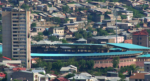 Республиканский стадион в Ереване. Фото: Вouarf, https://upload.wikimedia.org/wikipedia/commons/1/1c/Hanrapetakan_stadium.jpg