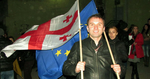 Флаги Грузии и ЕС. Фото Марины Букия для "Кавказского узла"