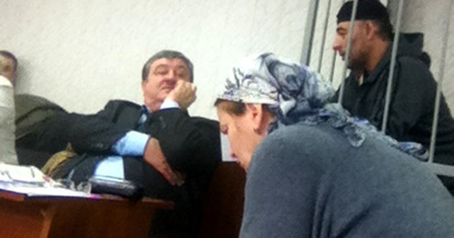 Алауди Мусаев (слева) и Курман-Али Байчоров в зале суда. Ставропольский край, 12 января 2015 г. Фото Магомеда Туаева для "Кавказского узла"