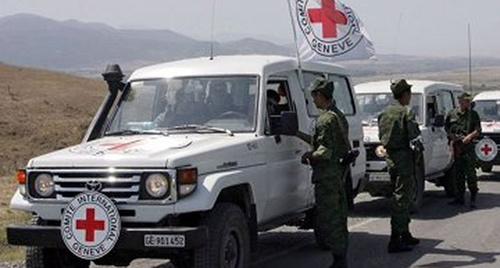 Автоколонна Международного комитета Красного креста.  Фото: http://www.newsazerbaijan.ru/images/29609/21/296092104.jpg