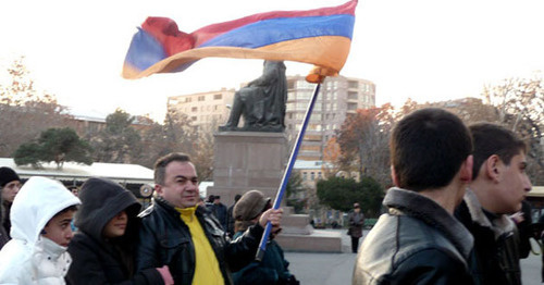 Участники митинга против вступления Армении в Таможенный союз. Ереван, 6 декабря 2013 г. Фото Армине Мартиросян для "Кавказского узла"