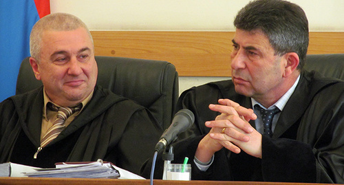Судья Аршак Хачатрян отметил, что хорошо изучил дело и нет нужды активистам повторять заявления, сделанные в суде первой инстанции. Фото Армине Мартиросян