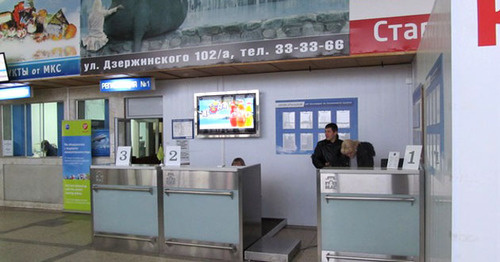 Стойки регистрации в аэропорту Ставрополя. Фото: Альберт А.  https://ru.wikipedia.org