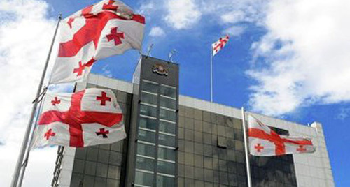 Флаги Грузии. Фото: http://newsgeorgia.ru/politics/20141221/217225827.html