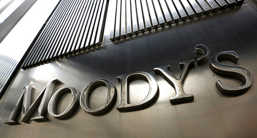 Логотип международного рейтингового агентства Moody's. Фото: http://www.kavkazweb.su/agentstvo-moody-s-ponizilo-kreditnye-rejtingi-kubani-krasnodara-i-volgograda/