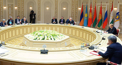 Заседании ЕАЭС на котором подписан договор о присоединении Армении к ЕАЭС. Фото: http://eaeunion.org/upload/iblock/651/02_jan_2015_small%5B1%5D.jpg