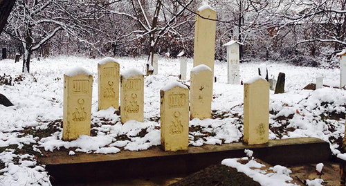 Мусульманское кладбище. Фото Ахмеда Альбебирова для "Кавказского узла" 