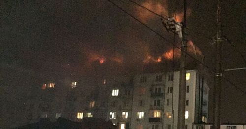 Пожар в многоквартирном доме в Махачкале. 30 марта 2015 г. Фото Патимат Махмудовой для "Кавказского узла"