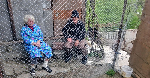На территории садового товарищества в Сочи заблокированы 10 человек. 19 апреля 2015 г. Фото Светланы Кравченко для "Кавказского узла"