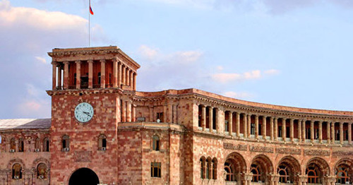Здание правительства Республики Армения. Фото http://www.gov.am/ru/