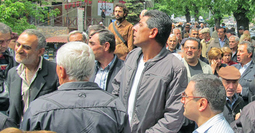 Экс-рабочие "Наирита" во время акции протеста. Ереван, май 2015 г. Фото Тиграна Петросяна для "Кавказского узла"