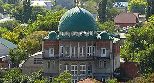 Фото Мечеть "Ан-Надырийя" на ул. Котрова, Махачкала, Россия, Дагестан. Фото: http://islamcenter.ru/?item=37#prettyPhoto[pp_gal]/0/