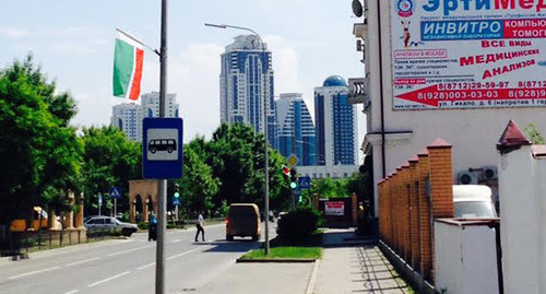 Грозный, улица шейха Али Митаева. Фото Ахмеда Альдебирова для "Кавказского узла" 