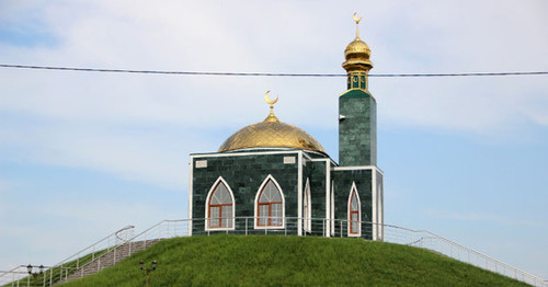 Мечеть имени шейха Дени Арсанова в поселке Черноречье. Чечня. Фото Магомеда Магомедова для "Кавказского узла"