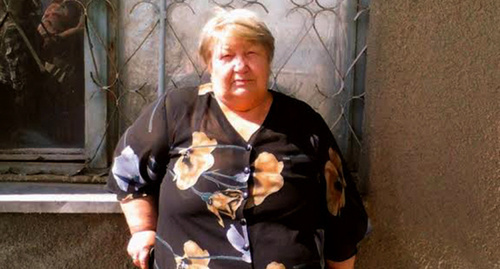Людмила Богатенкова у здания Буденновского горсуда 19 мая 2015г.Фото Анна Михайлова
