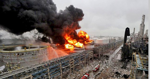 Взрыв на заводе "Телемеханика". Ширван, 6 июля 2015 г. Фото http://vesti.az/news/254805