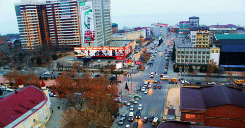 Пересечение проспекта Гамзатова и улицы Ярагского. Махачкала. Фото: Арсен Багазиев http://www.odnoselchane.ru/