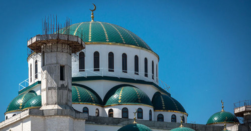 Соборная мечеть в Черкесске. Фото http://www.riakchr.ru/sobornaya-mechet-v-cherkesske-2/