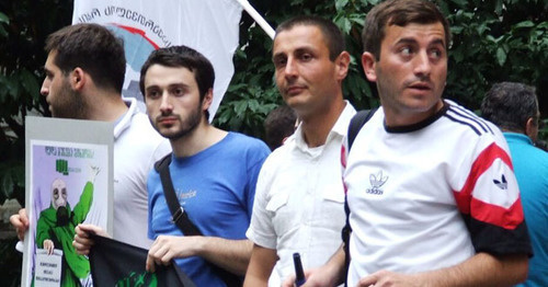 Участники акции. Тбилиси, 16 июля 2015 г. Фото Эдиты Бадасян для "Кавказского узла"