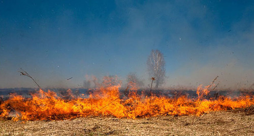 Пожар. Фото:  http://bloknot-krasnodar.ru/news/glava-mchs-rossii-lichno-vzyal-pod-kontrol-tusheni-615080