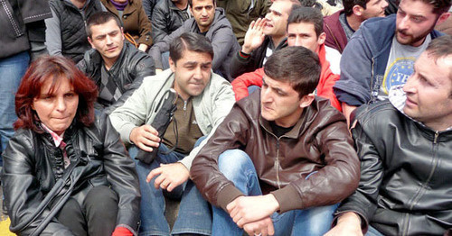 Участники акции протеста против пенсионной реформы. Ереван, апрель 2014 г. Фото Армине Мартиросян для "Кавказского узла"