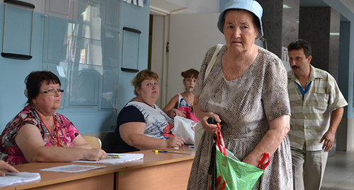 Избирательница на участке № 46-17 в СОЧИ. Фото Светланы Кравченко для "Кавказского узла"