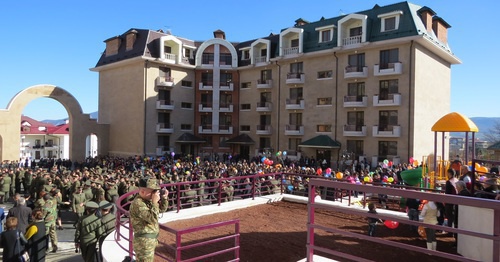 Все 176 квартир распределены между военнослужащими Армии обороны Нагорного Карабаха. Степанакерт, 21 ноября 2015 г. Фото Алвард Григорян для "Кавказского узла".