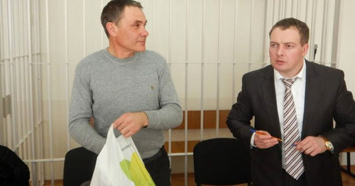 Евгений Витишко (слева) и адвокат Сергей Локтев. Фото http://freevitishko.org/ru/?paged=2