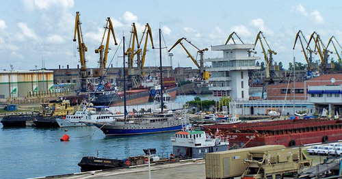 Морской порт Поти. Грузия. Фото: Nc tech3 https://ru.wikipedia.org/