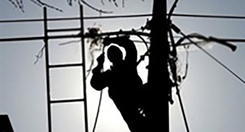 Восстановление электроснабжения. Фото: http://23.mchs.gov.ru/operationalpage/operational/item/3361049/